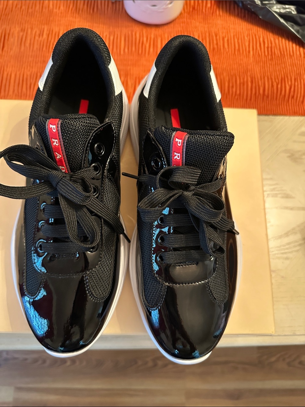 Men’s stylish Black and Red Men’s Low-Top Sneakers
